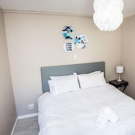 Mulenvo Guest House Bloubergstrand Exterior photo