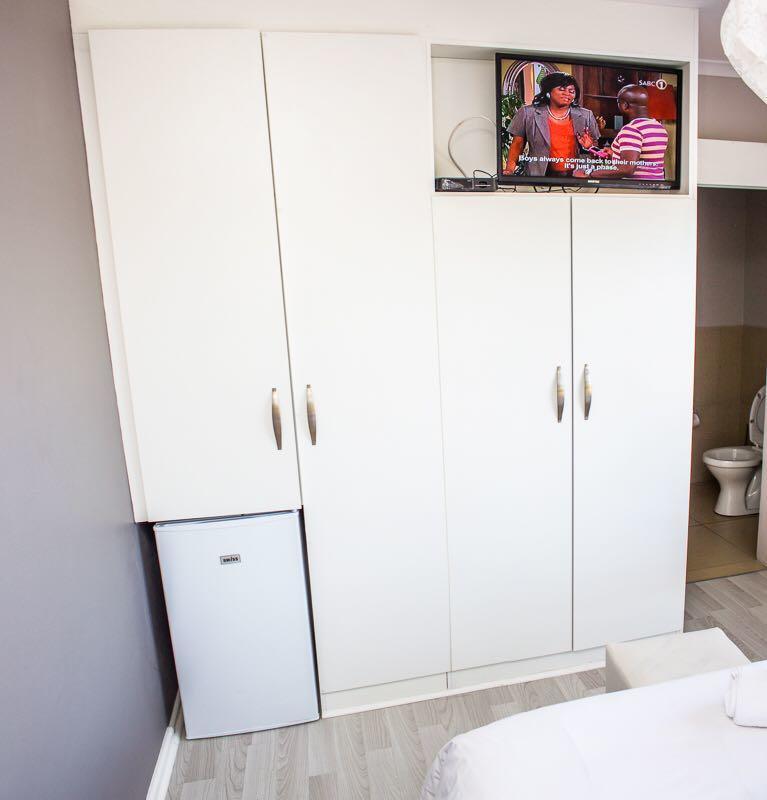 Mulenvo Guest House Bloubergstrand Exterior photo